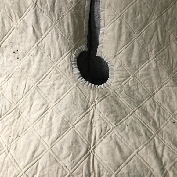 Exquisite handmade quilted vintage tree skirt - Picture 2 of 16